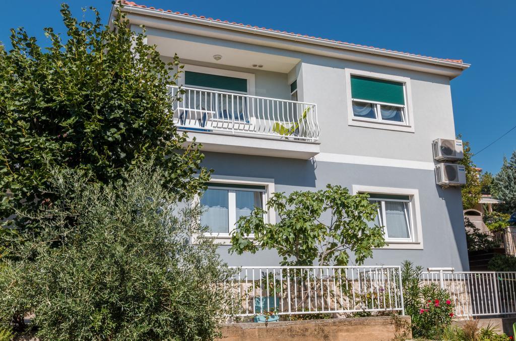 Apartments Seka Novi Vinodolski Exterior photo